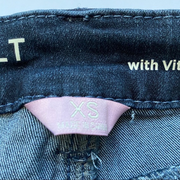 Laurie Felt Silky Flare Pull On Jeans NWT Size XS - Picture 10 of 14